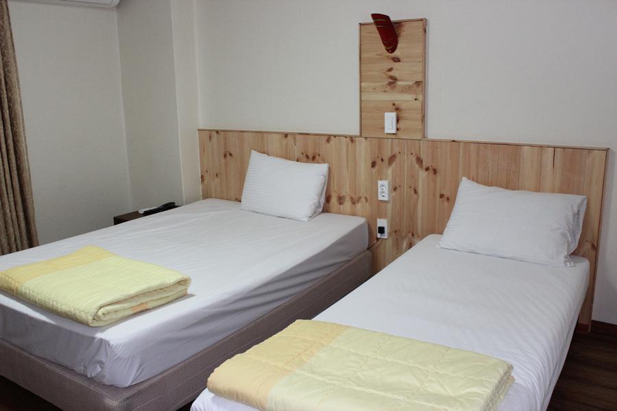 Hyundai Tourist Hotel Чечжу Екстер'єр фото