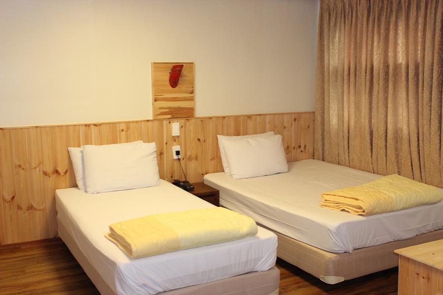 Hyundai Tourist Hotel Чечжу Екстер'єр фото